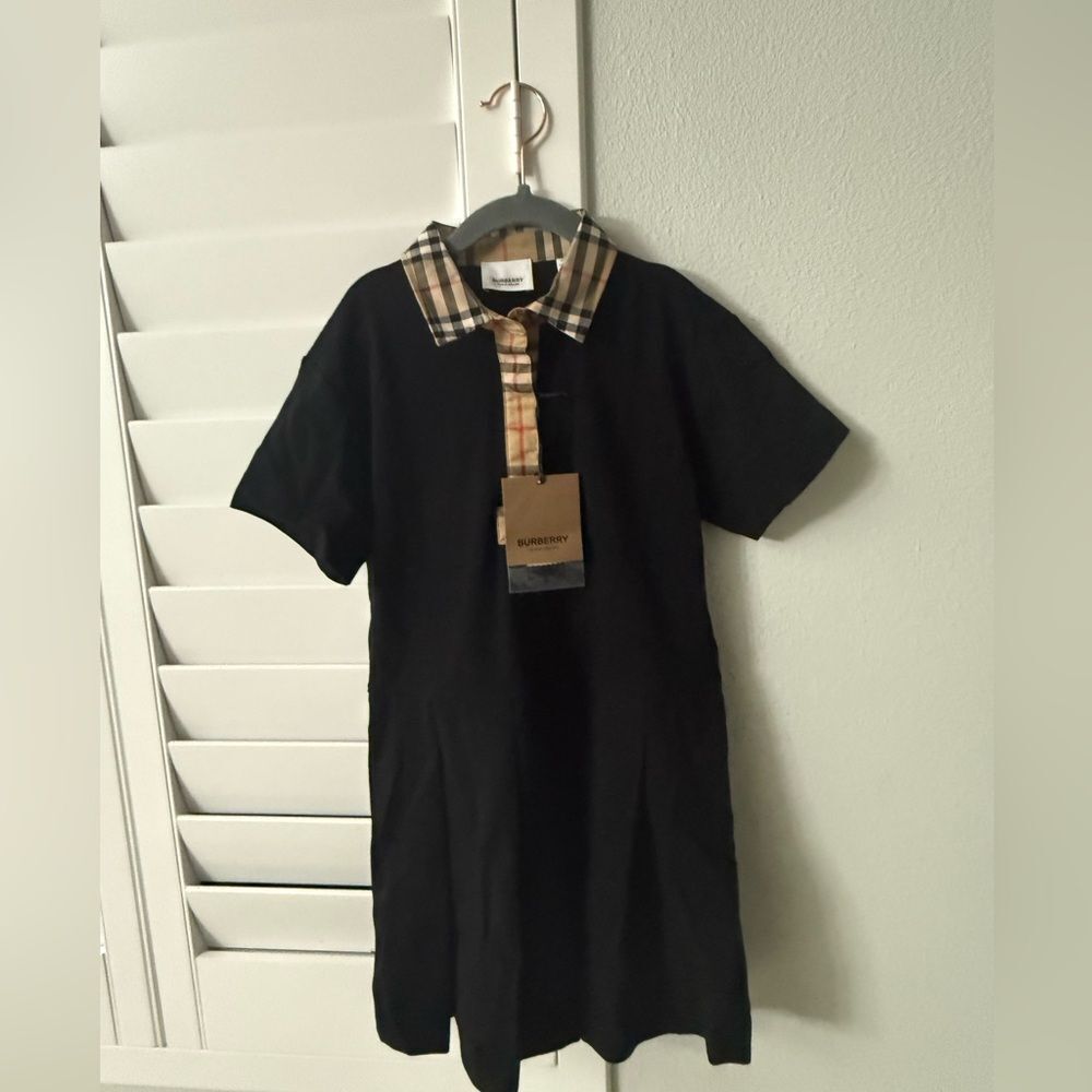 Brand new with tags Burberry Black Top with Beige Plaid Collar size 8